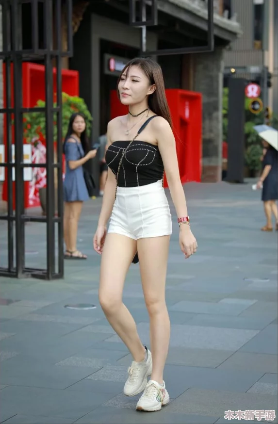 美女张开腿让我一夜照片，令人惊艳的瞬间让人难以忘怀，真是视觉盛宴！