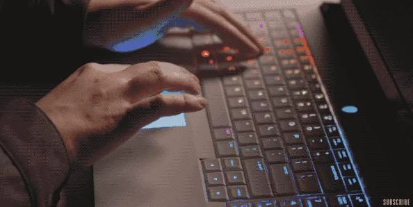 穿越火线云悠悠坐钢筋，感受电竞热潮与青春激情的完美结合