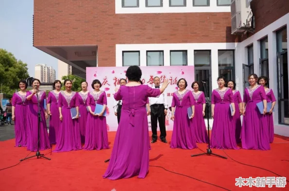 男女生一起差差差带痛声，感受青春的欢笑与泪水交织，真实而又动人心弦的故事