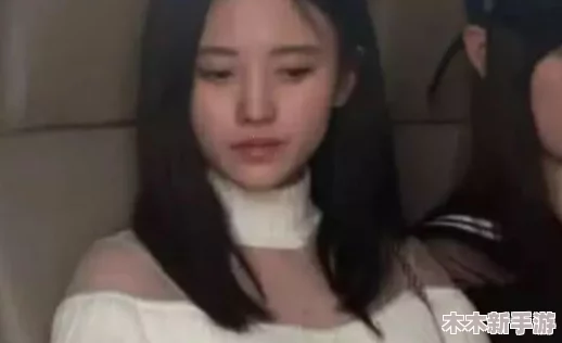 汤芳裸照引发热议，网友纷纷表达各自看法与感受，讨论其艺术价值与社会影响