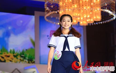 国产精品校花：校园青春与时尚潮流的完美结合，展现独特魅力与风采