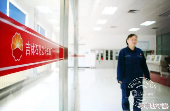 李艳坐公交车：一次平凡却充满温暖的城市旅程体验