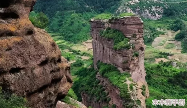 无法合拢的皇帝：探索权力背后的孤独与挣扎，揭示繁华掩盖下的内心世界