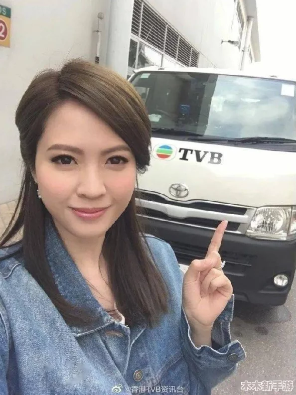 口交自拍：露脸美女主播与炮友啪啪，淫荡对白刺激到爆