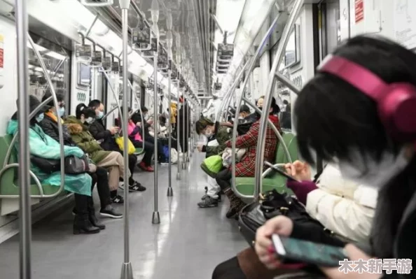 地铁太挤有人顶着怎么防知乎：如何在拥挤的地铁环境中保护个人空间与安全小技巧解析