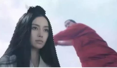 一姐潮水太多 网友热议：她的风格让人欲罢不能，时尚界的新宠儿究竟有何魅力？