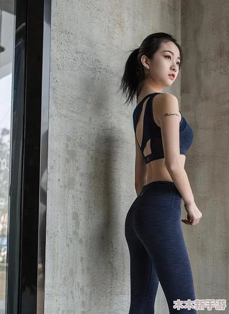 丰满多毛多水的老女人：性感诱惑、火辣身材、热辣表演