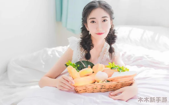 王申白洁：揭示现代爱情中的复杂情感与人际关系的深刻思考