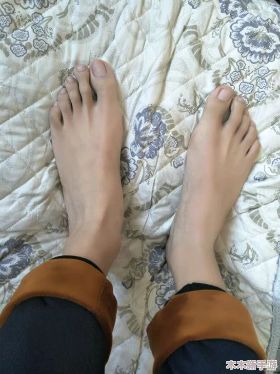 光脚踢男生睾丸的脚感有多好？实地测试揭秘！