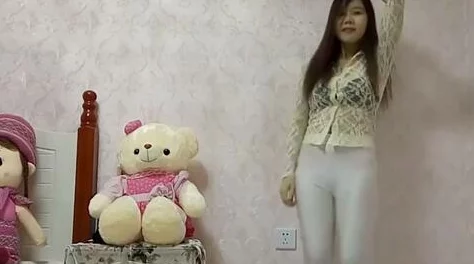少妇免费直播：与众不同的互动体验，感受真实生活中的精彩瞬间！