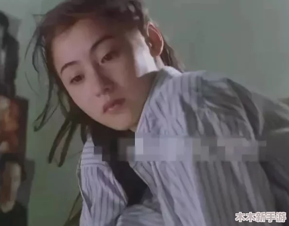 姬小满流眼泪流口水，展现了角色深刻的情感与真实的人性，让人倍感共鸣与心痛