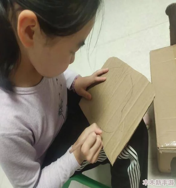 六年级女生隐藏可以塞几支笔，巧妙设计让学习生活更有趣，实用性与创意并存！