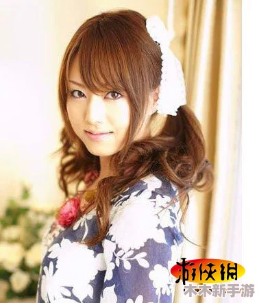吉泽明步人妻：性感迷人的日本AV女优，演技精湛，深受观众喜爱