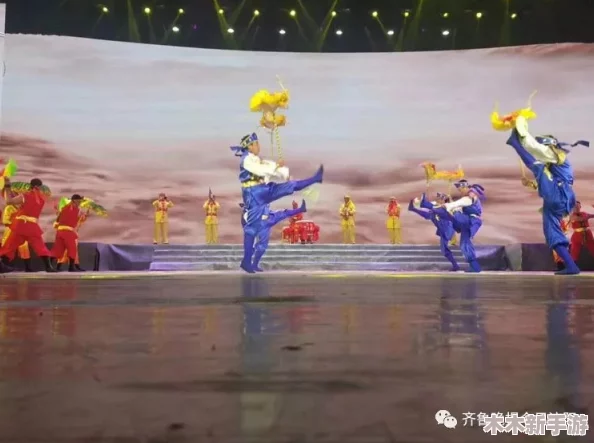 八重神子腿部功法娴熟，精湛技巧引领舞台魅力，展现实力与优雅的完美融合