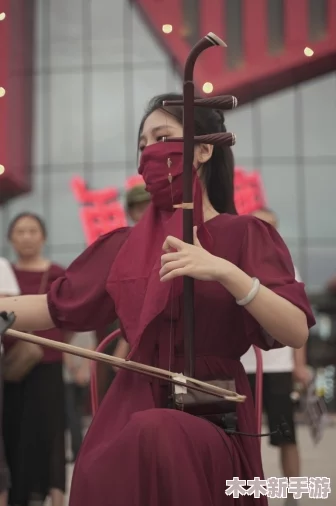 八重神子腿部功法娴熟，精湛技巧引领舞台魅力，展现实力与优雅的完美融合