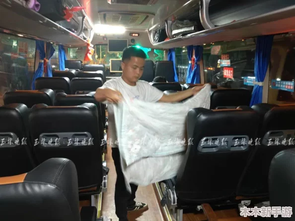 小飞的母亲钟阿姨：温暖家庭与成长故事中的爱与坚持