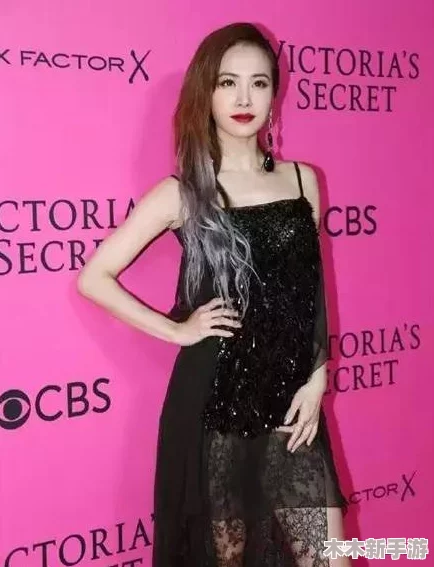 啪啪啪辣妞范：如何在社交媒体上打造个人魅力与时尚风格的完美结合