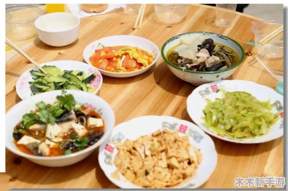 “三口齐进”——家庭团聚的温暖，共享美食与快乐时光的完美体验