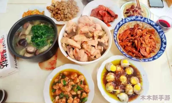 “三口齐进”——家庭团聚的温暖，共享美食与快乐时光的完美体验