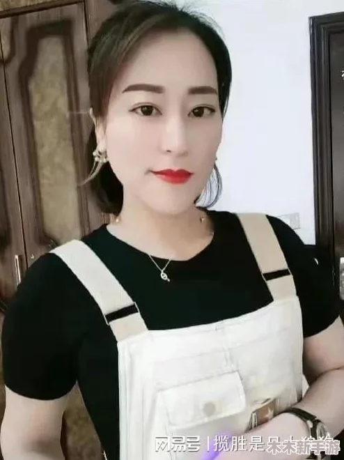 专找老阿姨的精神小伙儿返场，网友热议：真正懂得珍惜和感恩的年轻人！