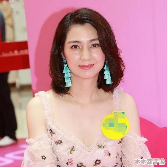“Onlyfans房产经纪人娜娜：网友称其为‘新一代地产女神’，不仅美丽更懂市场，吸引无数粉丝关注”