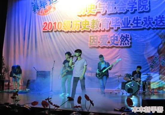 juq-065毕业典礼后...同学们的青春回忆与未来梦想交织，感动瞬间不容错过！