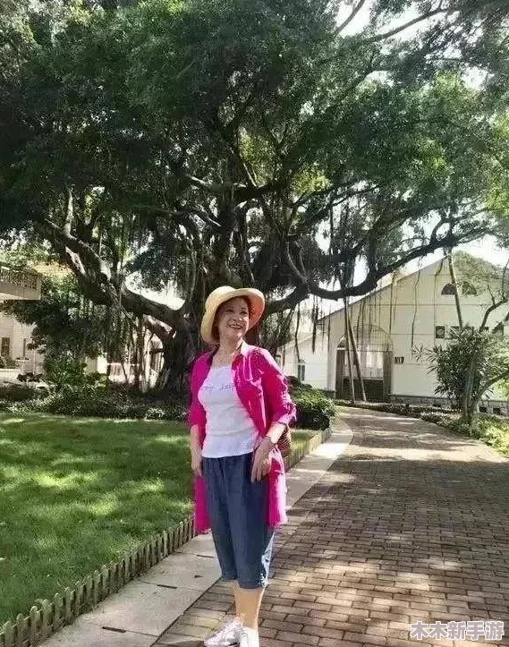 中国女人大白屁股dSS：时尚潮流与健康生活的完美结合，展现自信魅力与独特风格