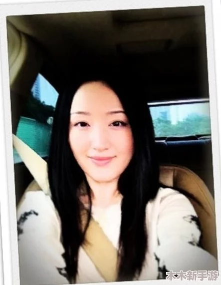 白嫩嫩的裸体BBwBBW，网友称其为“无与伦比的视觉盛宴，细腻而充满魅力”