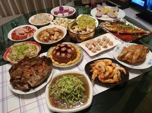 老公请部长家里吃饭，菜品丰盛，服务贴心，大家都非常满意，令人难忘的聚会体验！