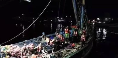 老人船上弄雨荷第13集介绍：深入解析剧情发展与角色关系的精彩瞬间