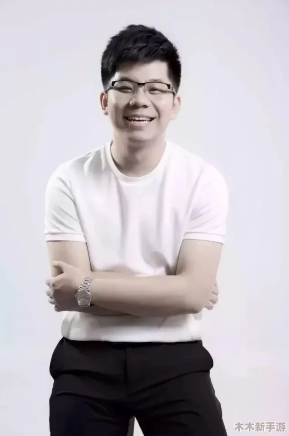 男生把坤放在女生定眼里，理解其中的情感与心理变化，探讨两性关系中的微妙互动