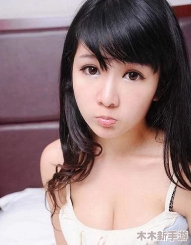 校花被出乳白色液体软件，许多用户认为效果惊人，使用后有明显改善和愉悦体验！