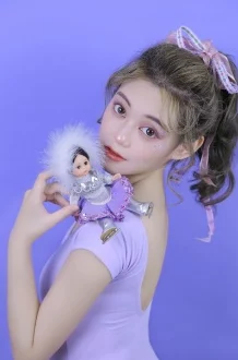 草莓丝瓜芭乐鸭脖奶茶的装饰元素：美味与视觉的完美结合