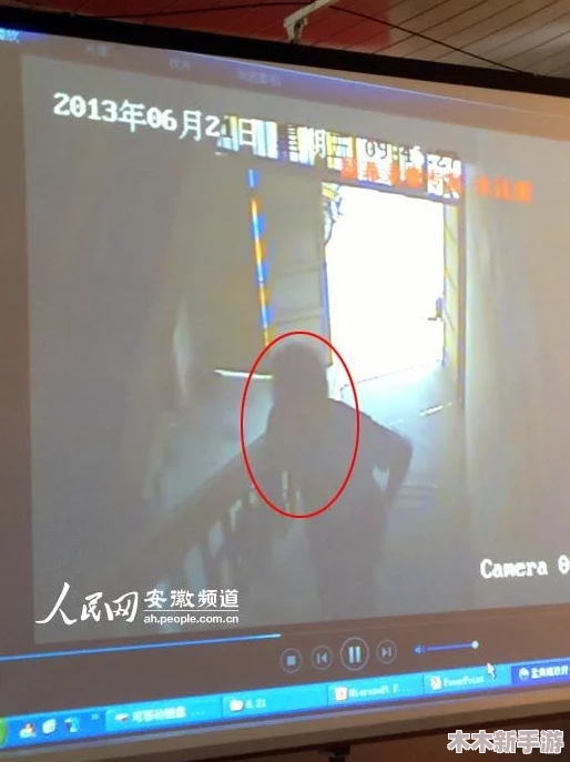 监控设备揭示＂CnⅰneSe偷看农妇BBw＂的奇异乡村生活一瞥