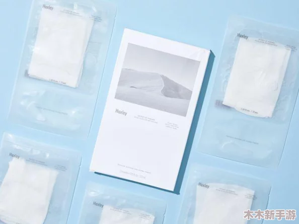 “一面亲一面膜下边53分钟，网友称其为‘肌肤的完美双重享受’”