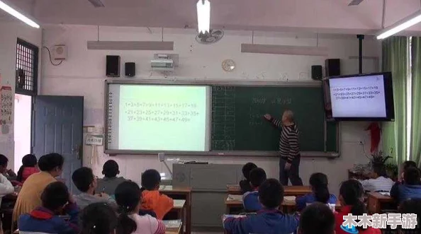 把数学代表按到桌子上抄视频，网友热议：这样的教学方式真心有点离谱！