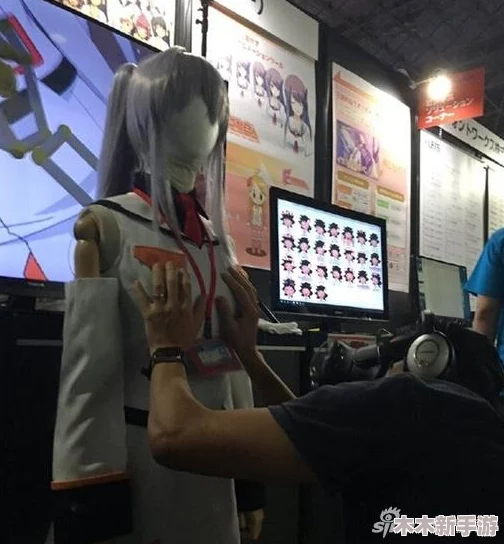 白丝校花被狂揉大胸游戏，网友评论：这游戏也太刺激了吧！感觉要上头了，真想试试这种体验！