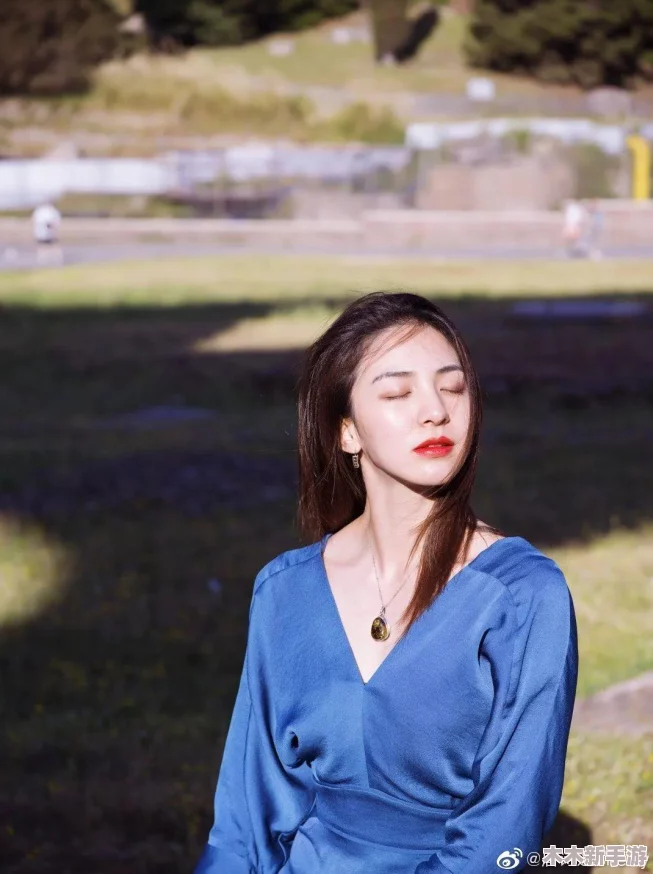 穿一毫米的衣服跳舞：探索极简主义时尚与身体表达的边界