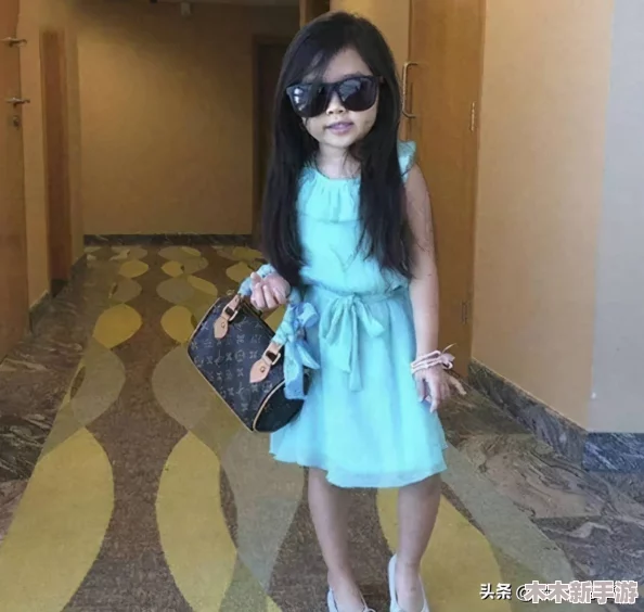 6一12娇小XXXⅩHD：在这个系列中，如何展现出女性的力量与柔美并存的独特魅力？