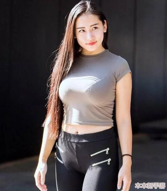 BBW肥婆的大肥波BBw：这是一种对丰满女性的欣赏与表达，展现了她们独特的魅力和自信