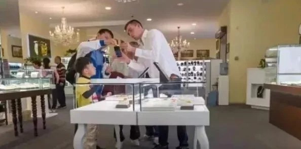 男ji大巴猛烈进出视频：这种行为严重违法，应该受到严惩