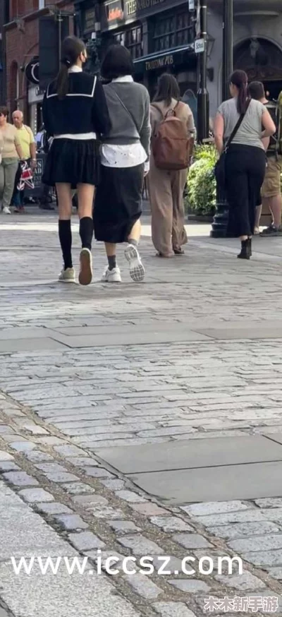 日本卖婬BBw护士4K高清，展现了成人内容市场中对丰满护士角色的独特偏好与视觉表现