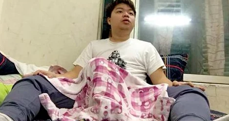 二人生孩子完全不盖被子，引发网友热议：你们觉得这样真的好吗？合理吗？