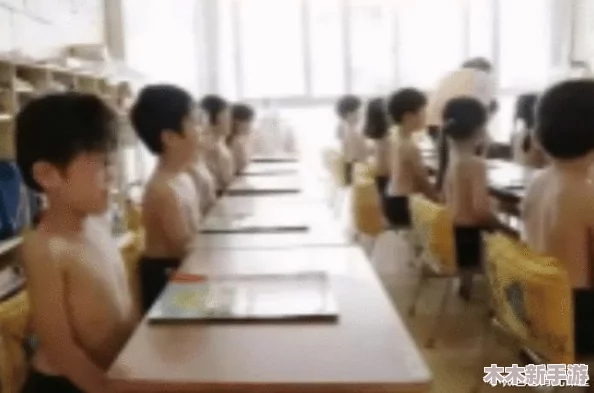 班花裸身将两腿扒开让全班吃，这种行为引发了对校园文化和道德底线的深刻反思，令人震惊与不安