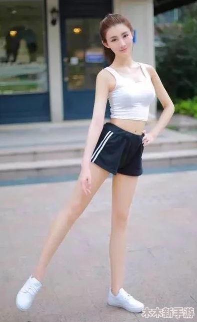 白丝校花 扒开美腿甜美电影：揭秘青春的独特魅力
