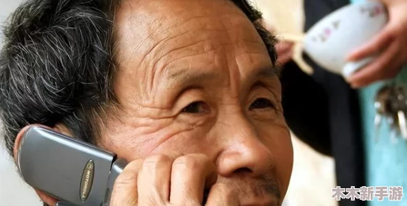 崖っぷち旅馆像素：网友评论称其为“独特的艺术风格与惊险体验结合，真是让人心跳加速的地方！”