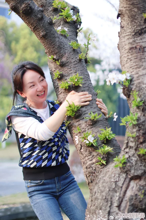 开心五月婷婷：在这个充满欢笑与温暖的季节里，感受生活中的点滴快乐与幸福