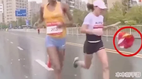 四川少妇搡bbbb搡bbbb，网友热议：这到底是怎样的场景，让人忍不住想一探究竟！