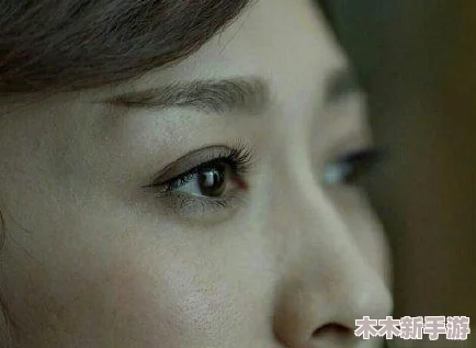 申鹤流眼泪翻白眼流口水图片：揭示情感表达与心理状态之间的深刻联系与影响