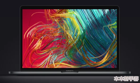 18-19 macbook pro 的屏幕，网友评论：这款屏幕色彩表现真是惊艳，尤其在设计工作中让我感到非常满意！